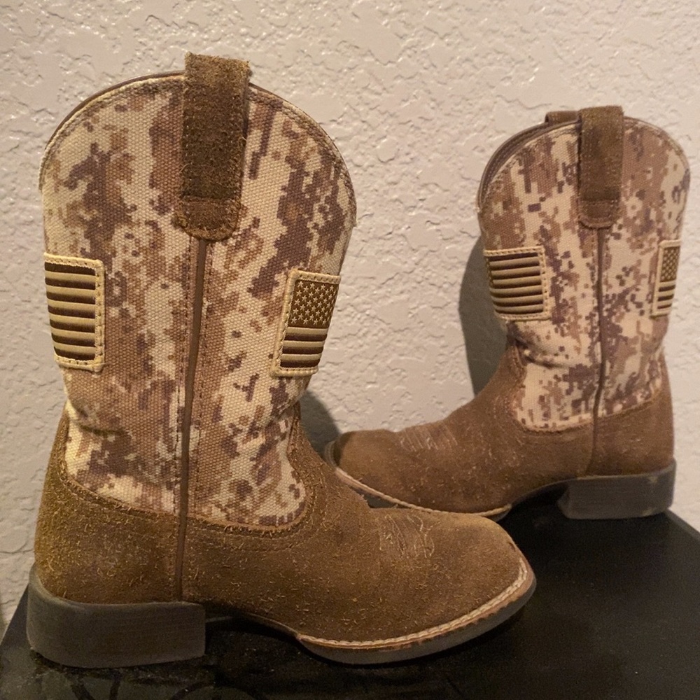 Ariat Sports Patriot KID'S Youth Sz 11 USA Flag Digital Camo Boots